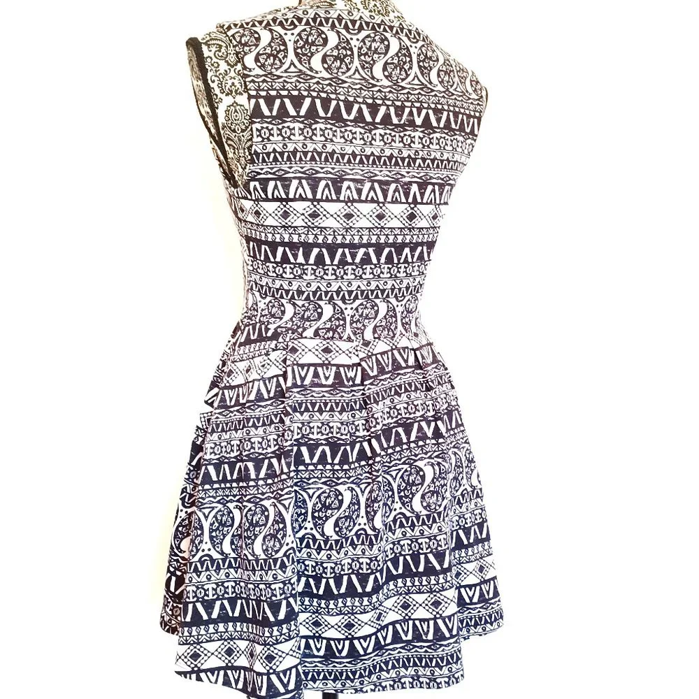 Tribal Print Deep V Sleeveless Pleated Skirt Jersey Mini Dress S - Picture 4 of 4